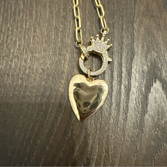 Melania Clara 18K Gold Plated Crown Clasp/Green Enamel Heart Pendant Necklace - Picture 6 of 9